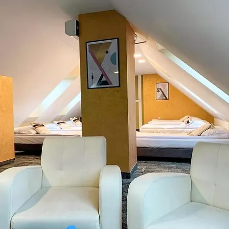 Fero Express Klimatyzowane Ac Hotel 3*
