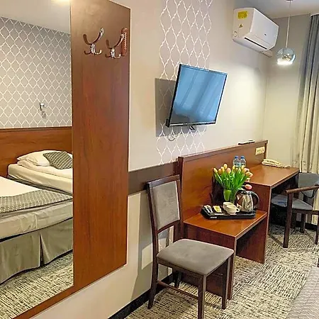 Fero Express Klimatyzowane Ac 3* Krakov
