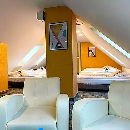 Fero Express Klimatyzowane Ac 3* Krakov