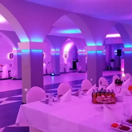 Fero Express Klimatyzowane Ac Hotel Cracovie